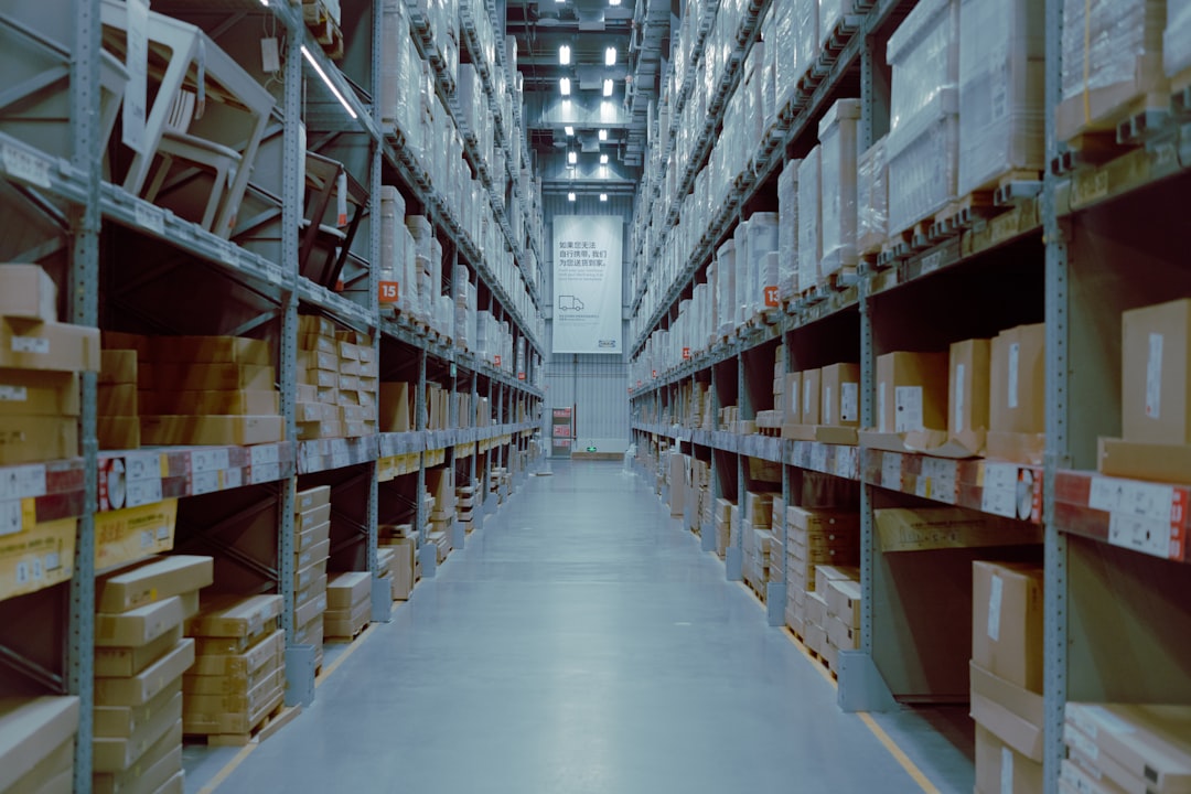 FCL vs. LCL: How to Choose the Right Container Loading for Your Shipment
