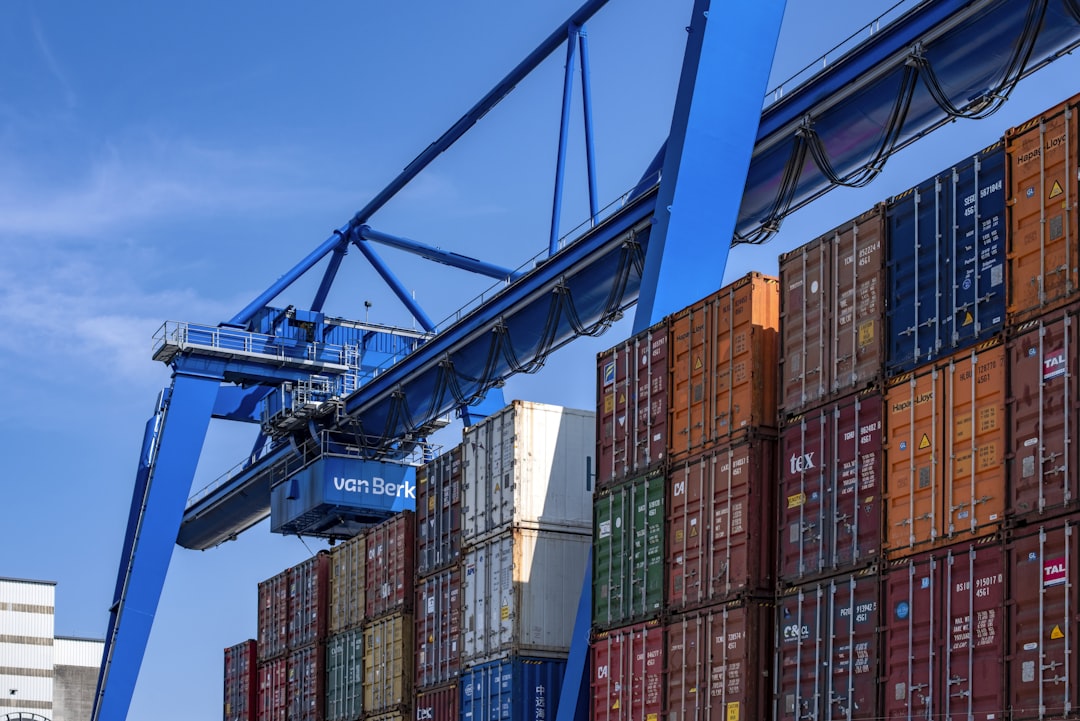 How to Choose the Right Freight Forwarder: A Practical Guide for Importers and Exporters