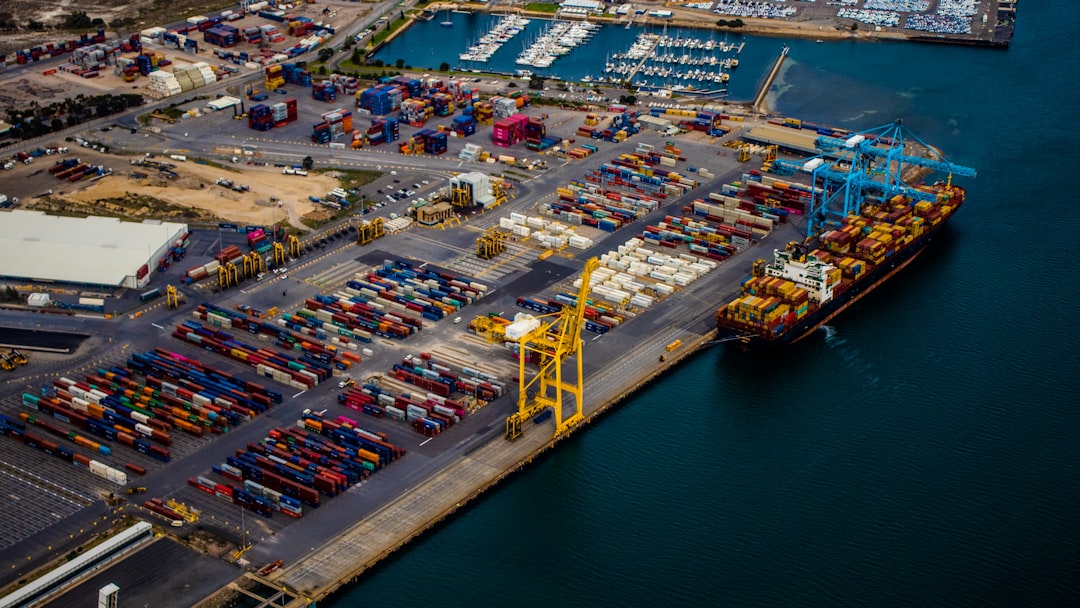 How to Manage Peak Season Freight Without Losing Margin or Clients